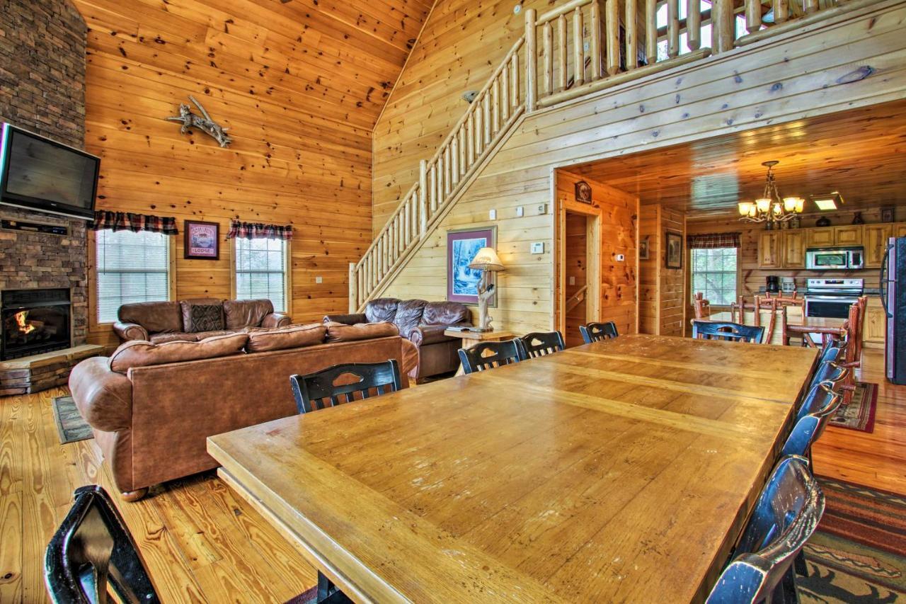 Expansive Gatlinburg Cabin Hot Tub, Deck And Grill! Exteriör bild