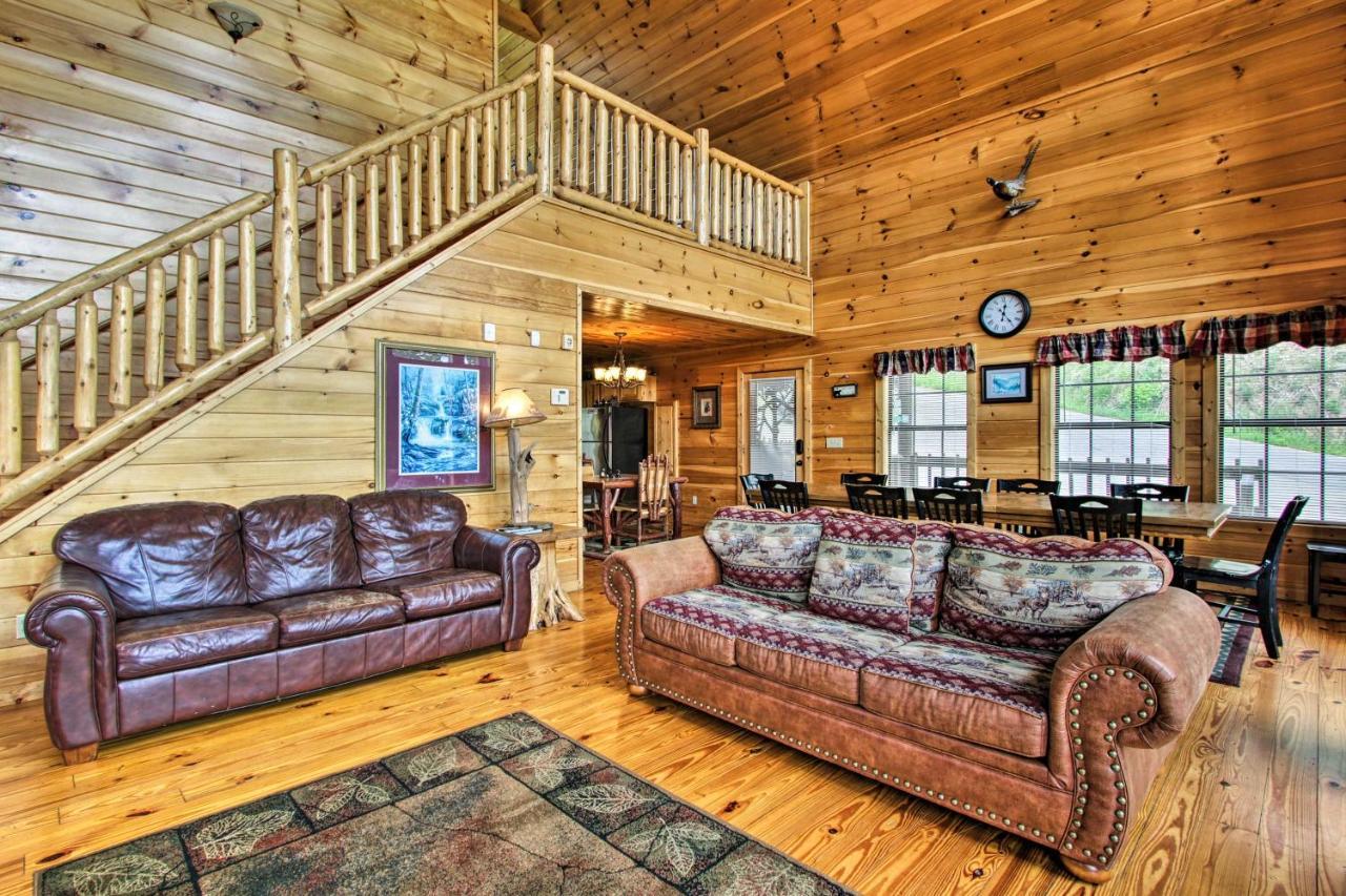 Expansive Gatlinburg Cabin Hot Tub, Deck And Grill! Exteriör bild